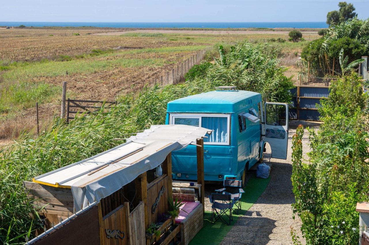 Jabuti Autocaravana Con Porche Y Aparcamiento กาดิซ ภายนอก รูปภาพ
