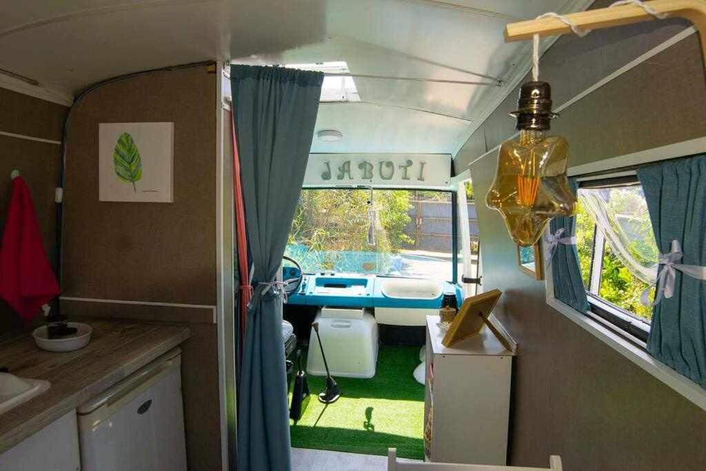 Jabuti Autocaravana Con Porche Y Aparcamiento กาดิซ ภายนอก รูปภาพ