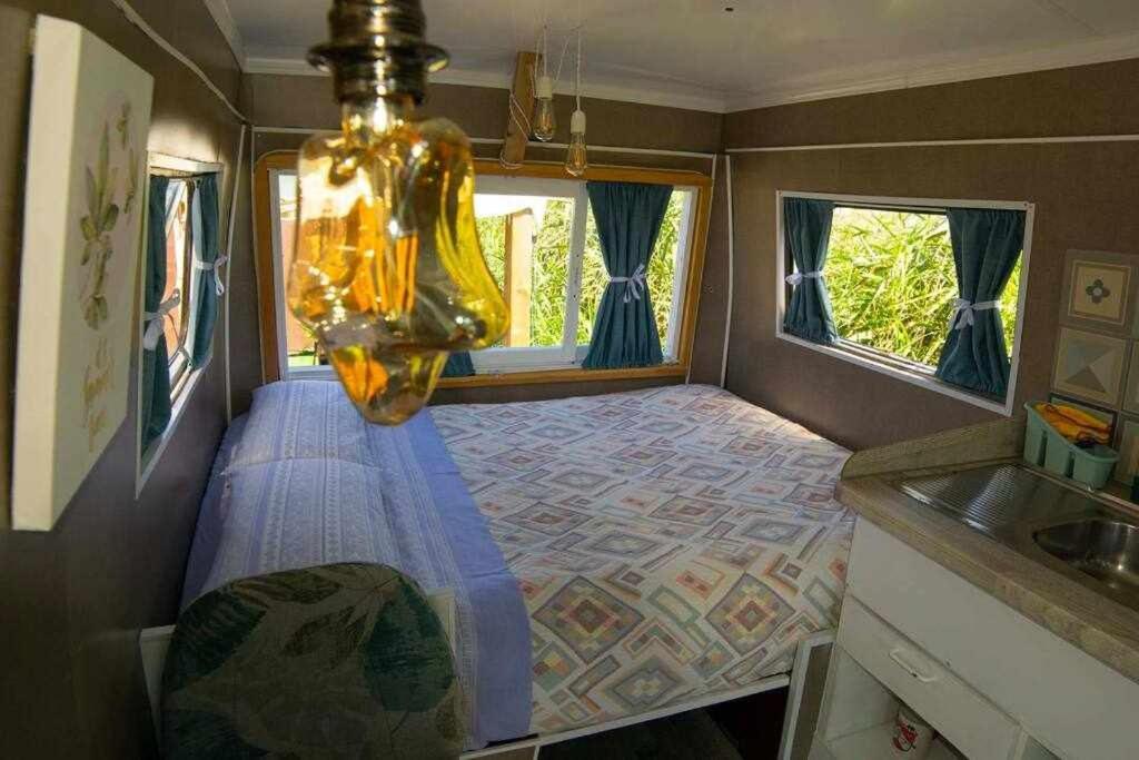 Jabuti Autocaravana Con Porche Y Aparcamiento กาดิซ ภายนอก รูปภาพ