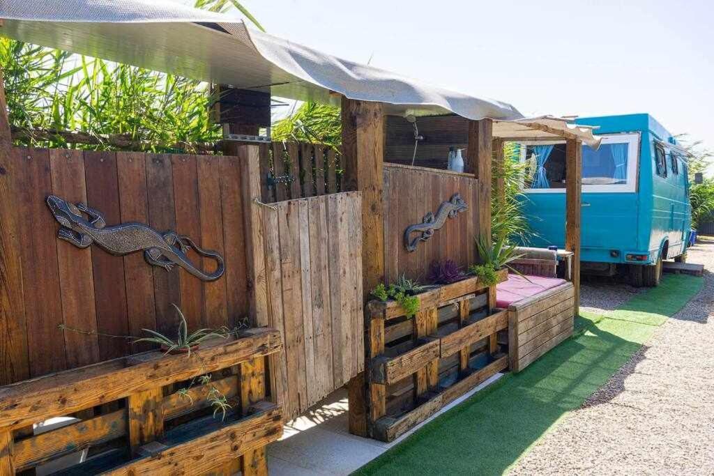 Jabuti Autocaravana Con Porche Y Aparcamiento กาดิซ ภายนอก รูปภาพ